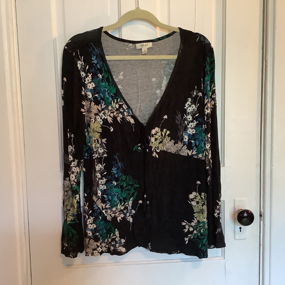 Black floral long sleeve top bu Style&co